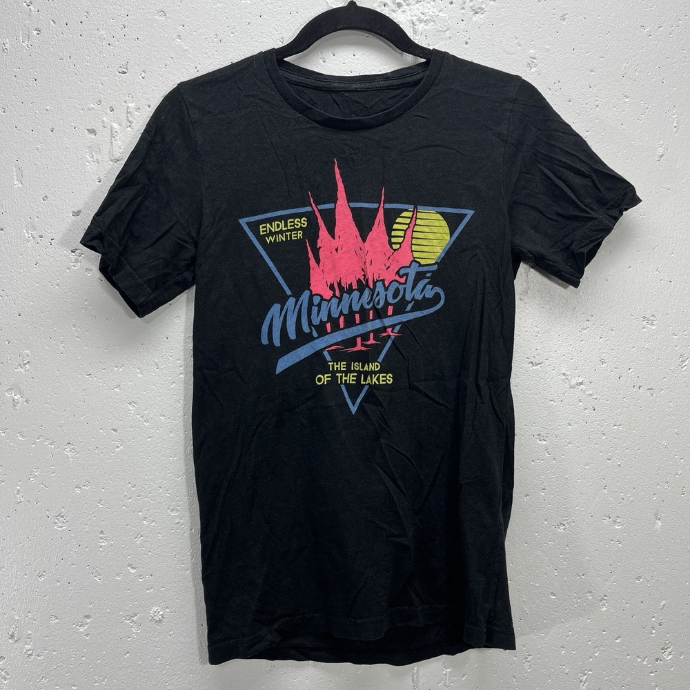 Unbranded Minnesota VaporWave T-Shirt Endless‎ Winter The Island of the Lakes S